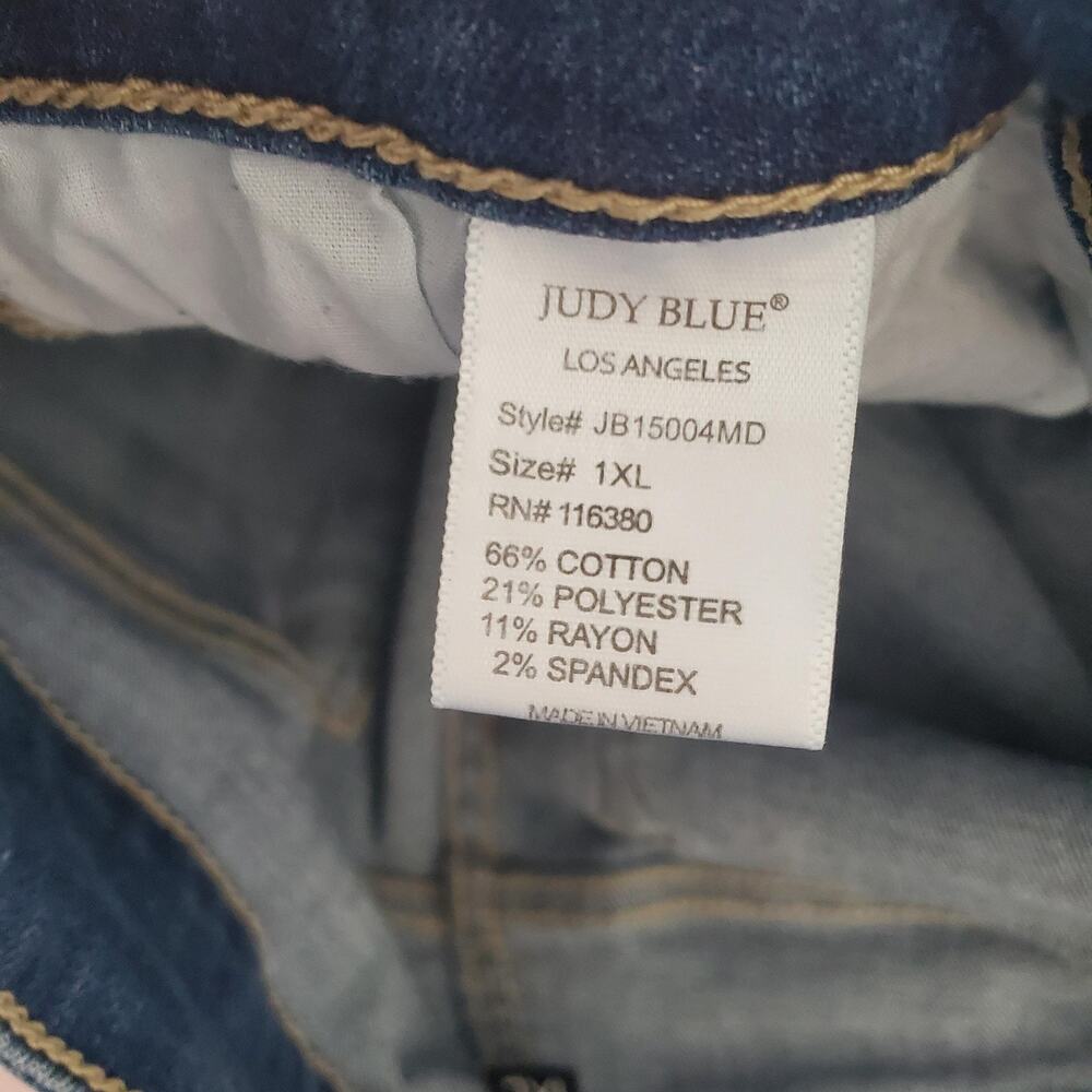 Judy Blue Shorts Womens 1XL Blue Boyfriend Distressed Stretch Denim Summer - Picture 4 of 9